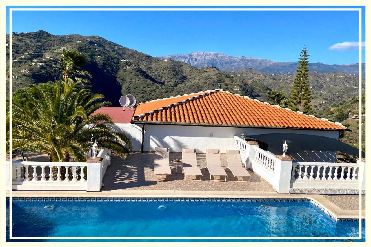 Villa La Higuera Sayalonga 외부 사진